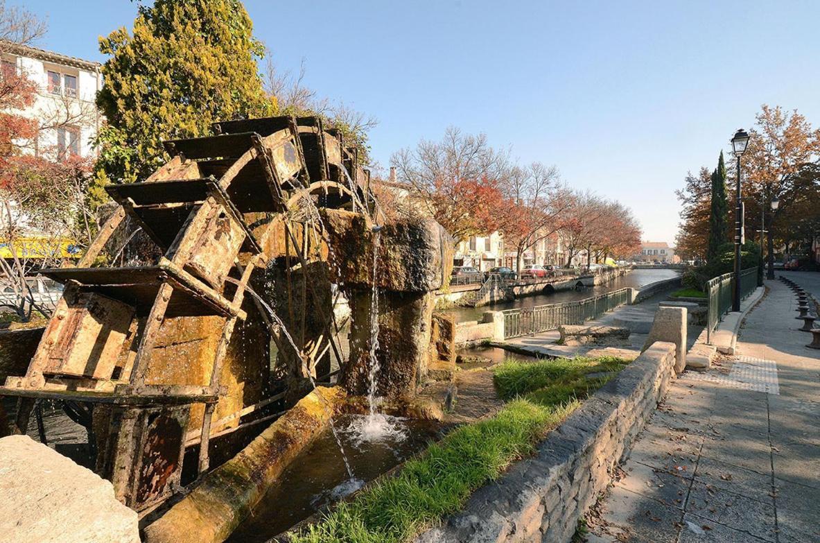 Un Petit Nid Au Bord De La Sorgue Apartment L'Isle-sur-la-Sorgue Bagian luar foto